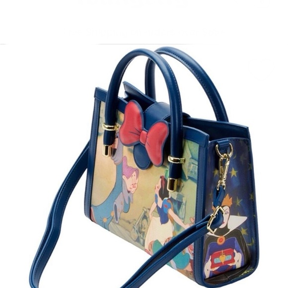 NWT Loungefly Disney Snow White Scenes Crossbody Bag - Picture 2 of 6